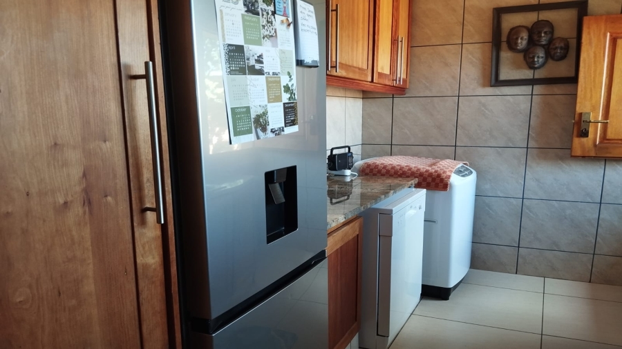 3 Bedroom Property for Sale in Van Der Hoff Park North West